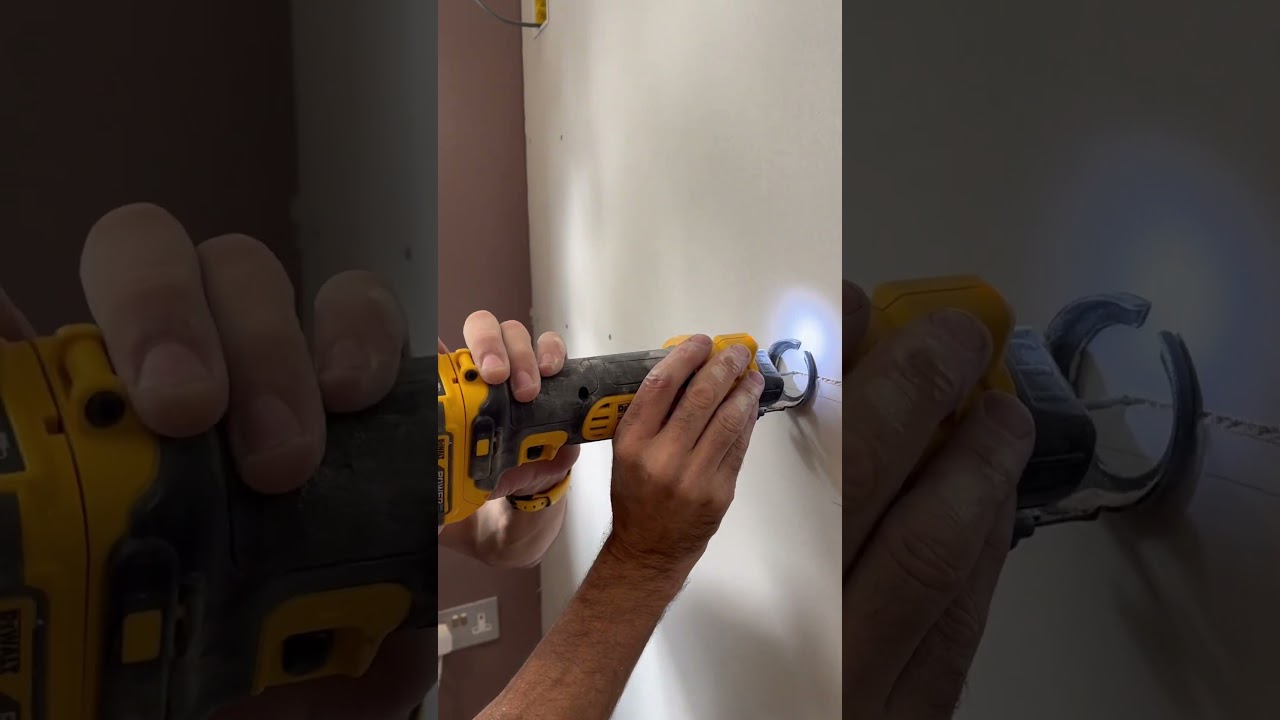 DeWalt DCE555 drywall cutter doing its thing #dewalt #dce555 #drywall #drywallcutter #plasterboard