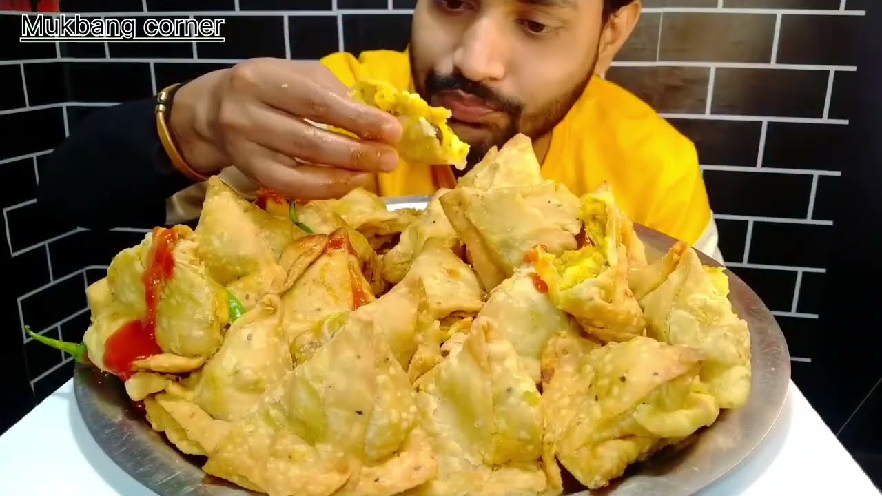 Eating samosa with chai || samosa mukbang with chutney || Indian mukbang 2025