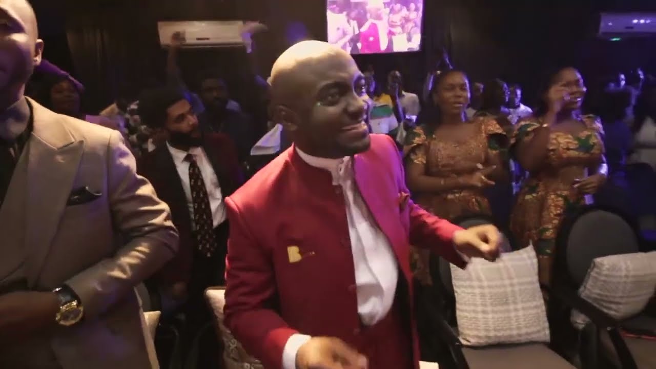 Francis Amo Praise Medley Live 🔥🙌 | Newspring AG