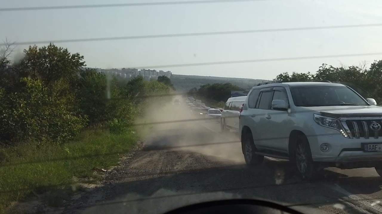 Șmecheri &icirc;n ambuteiaj pe șoseaua Balcani, Chișinău