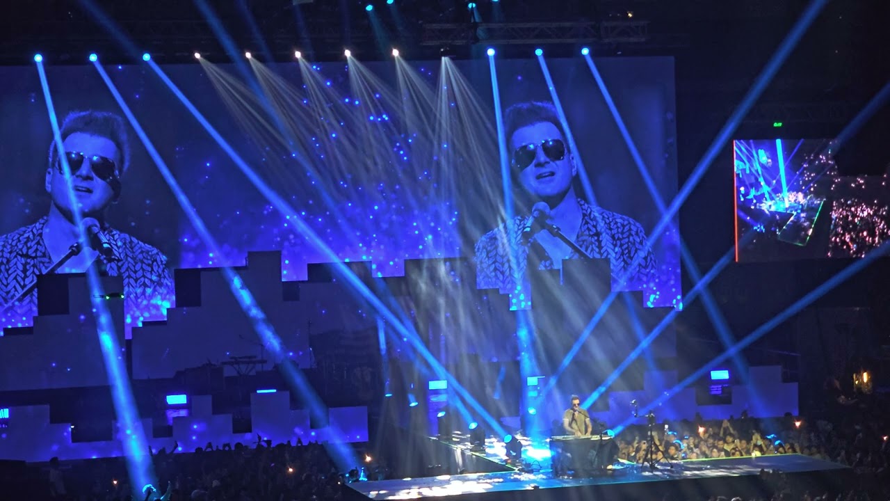 "Fall For You" - Secondhand Serenade Live in Manila 