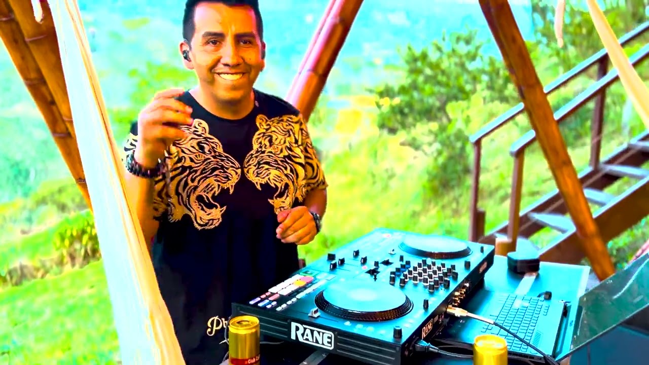 Mezclando #Salsa en vivo con los #Stems de #Serato en #ranefour