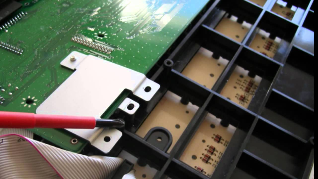 Technical tutorial ROLAND Juno D synthesizer : change rubber contacts