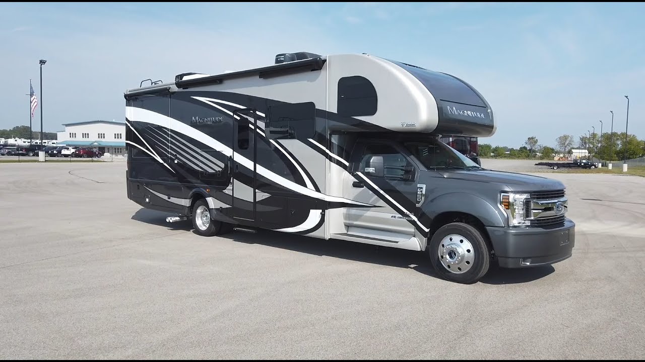 The 2020 THOR Magnitude XG32 4x4 Super C is Built to Take You Anywhere