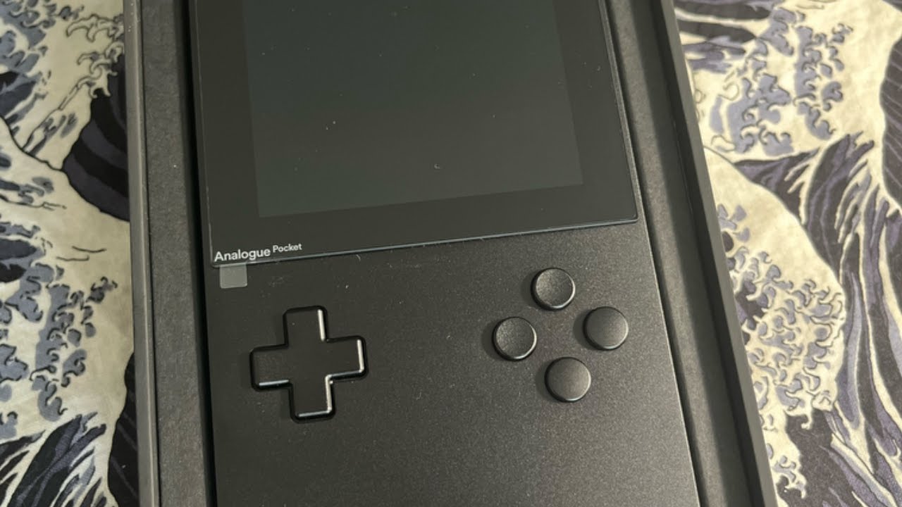 Unboxing Analogue pocket Aluminium