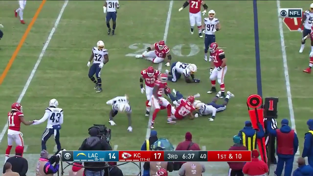 Tyreek Hill catches up to Damien Williams on his 84 Yard TD Run 😱😱😱