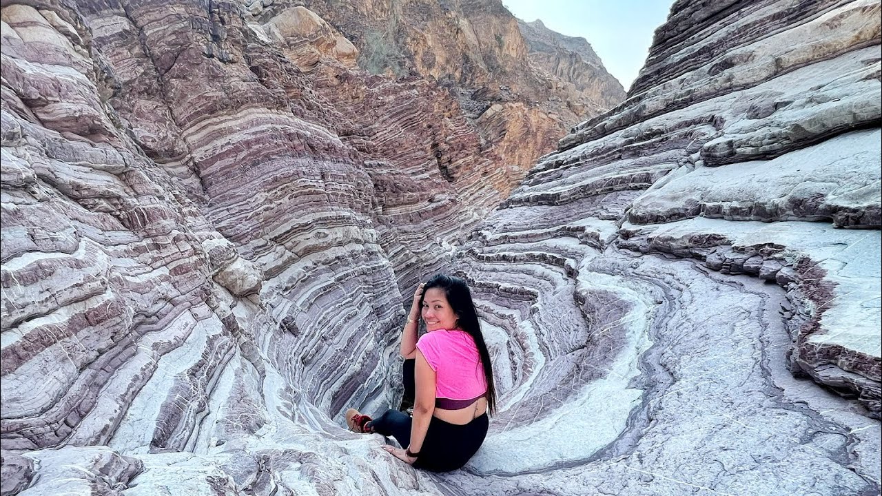Wadi Ghub (Rainbow Valley) Hike #uaehiking #uaelife #winterspecial #rainbowvalley #spectrum