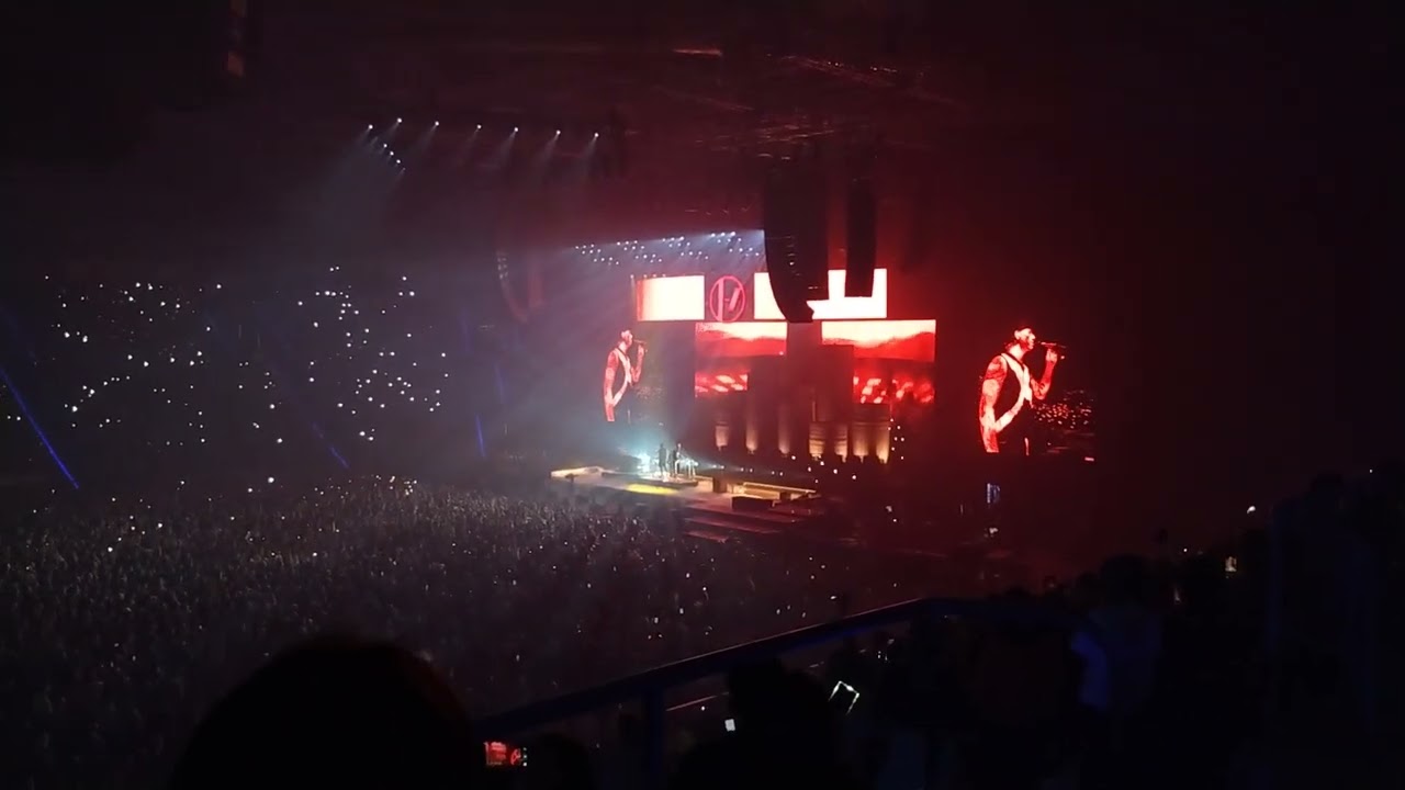 Paladin Strait Live (with the crowd singing Leave The City) - Twenty One Pilots, Poland 2025