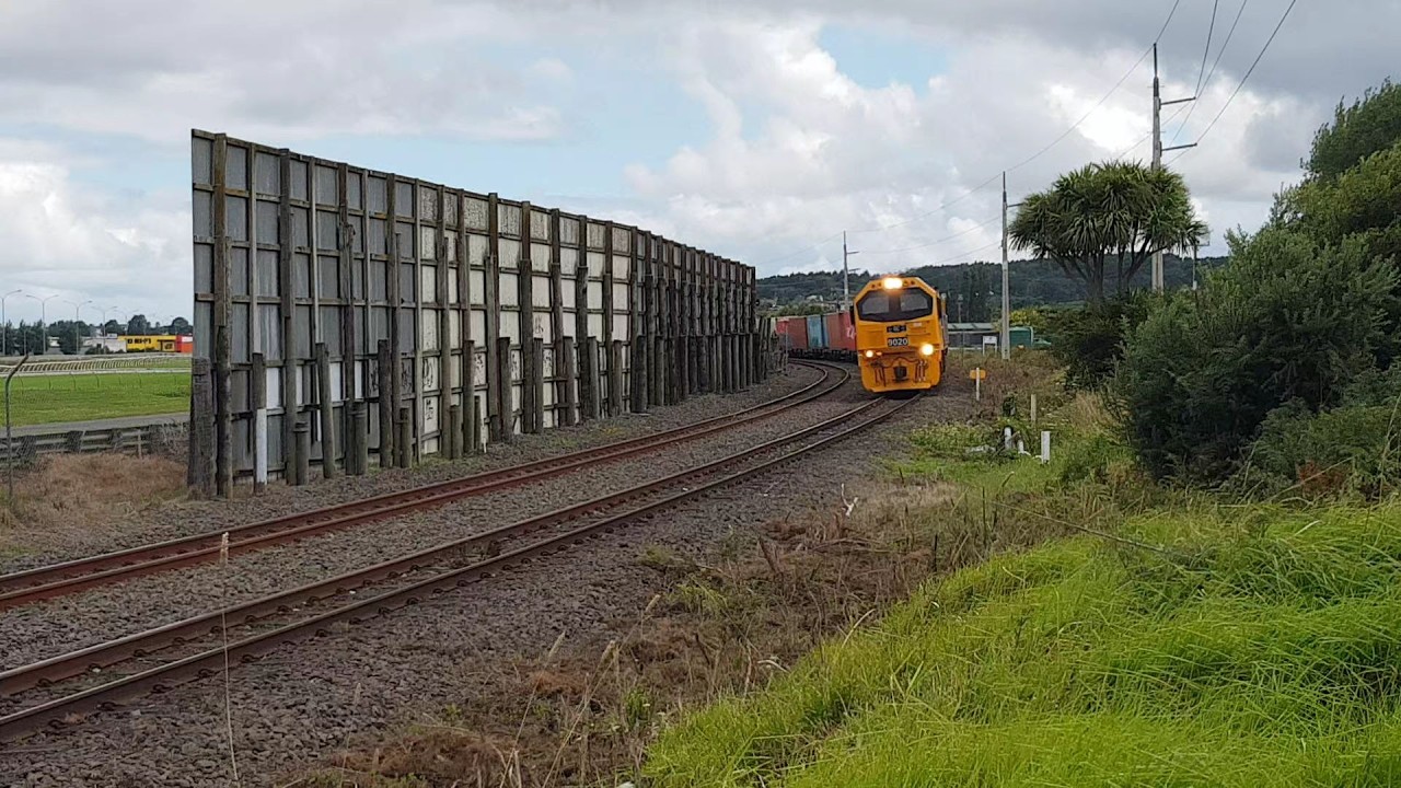 Trains Around Pukekohe ~ February