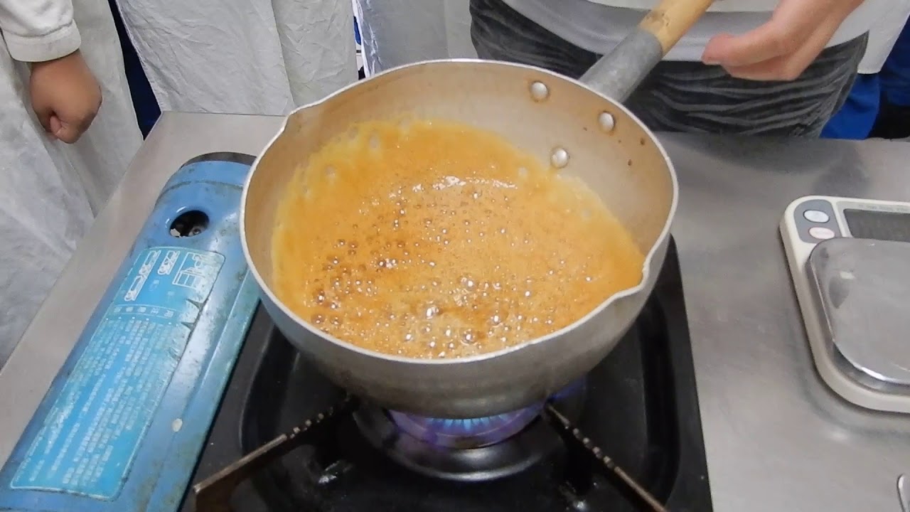 烘焙丙級-蒸烤雞蛋牛奶布丁-焦糖製作