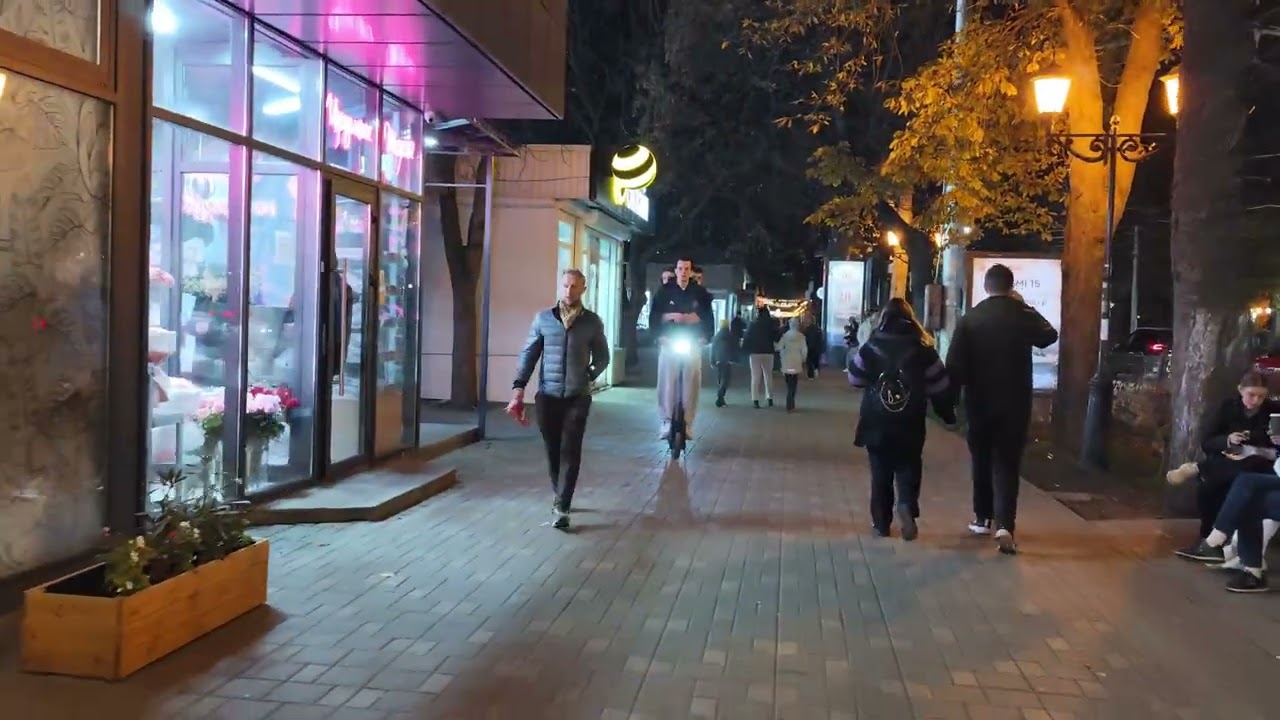 Пятигорск улица Кирова вечерняя прогулка