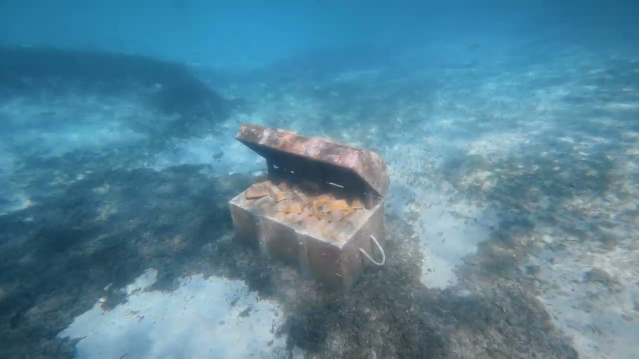 Finding Shipwreck Treasure & Minnie Mouse Statue off the coast of Disney's Castaway Cay