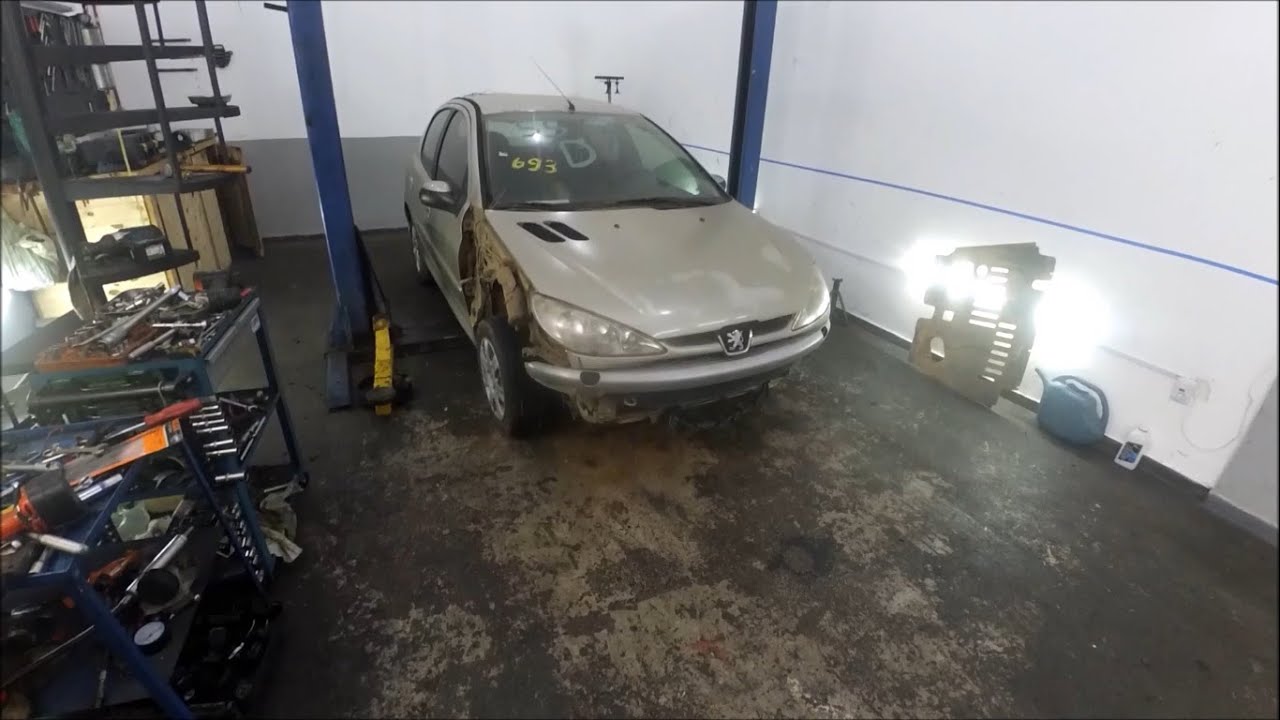 Peugeot 206 1.4 de leilão cheio de surpresas