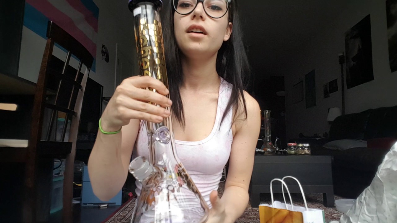 New Bong Unboxing! + lil surprises