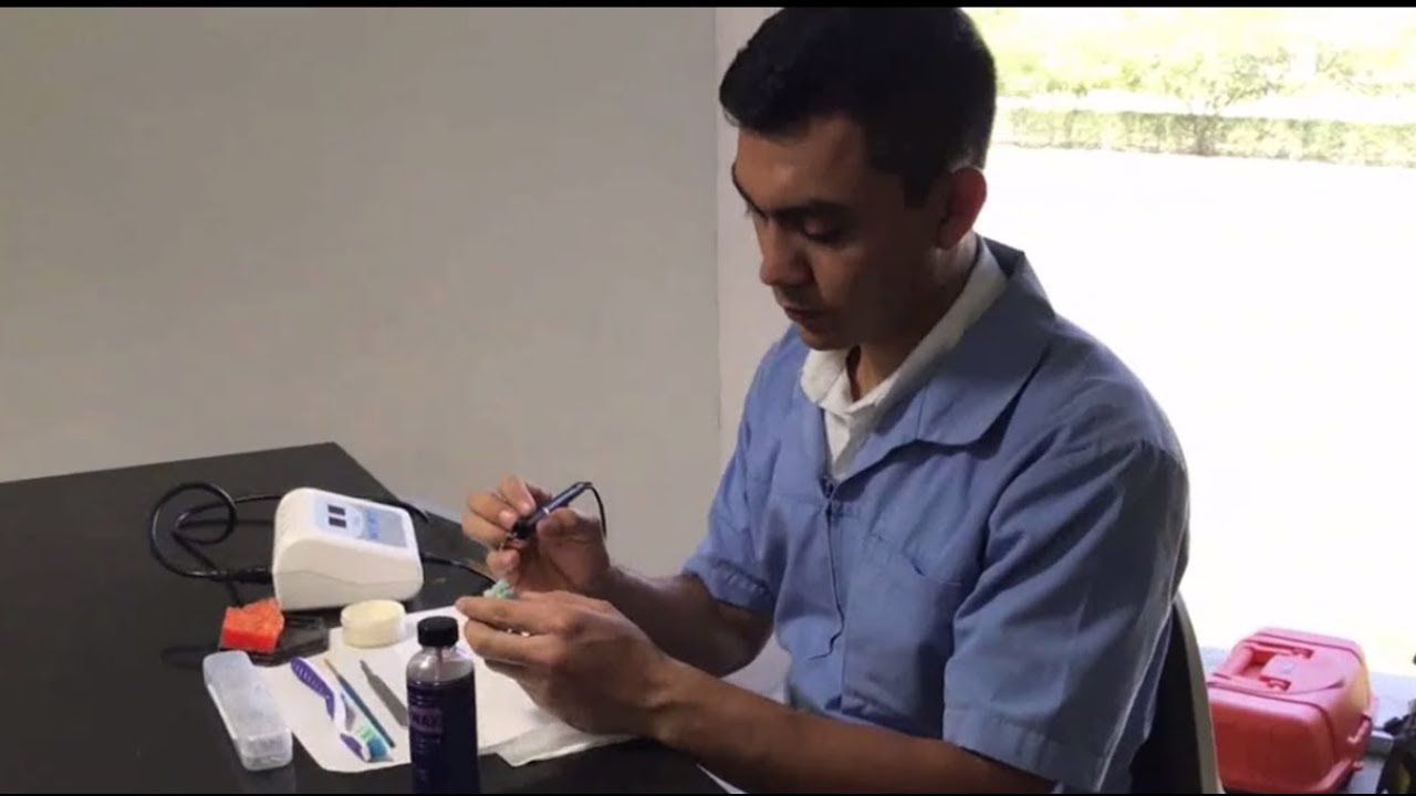 ENCERADO, INVESTIDO Y VACIADO DE CORONA DENTAL
