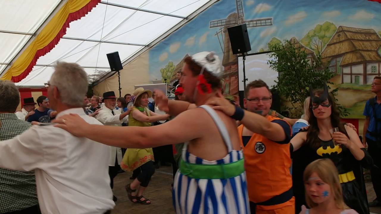 Fanfarenzug Alt-Linden beim Schützenfest Ahnsen