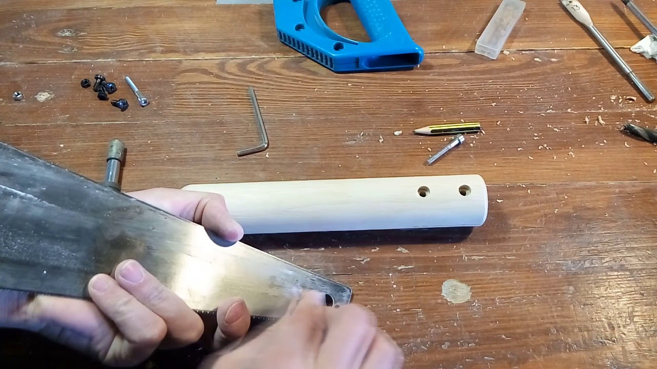 Легким движением руки, ножовка превращается.... в японскую)