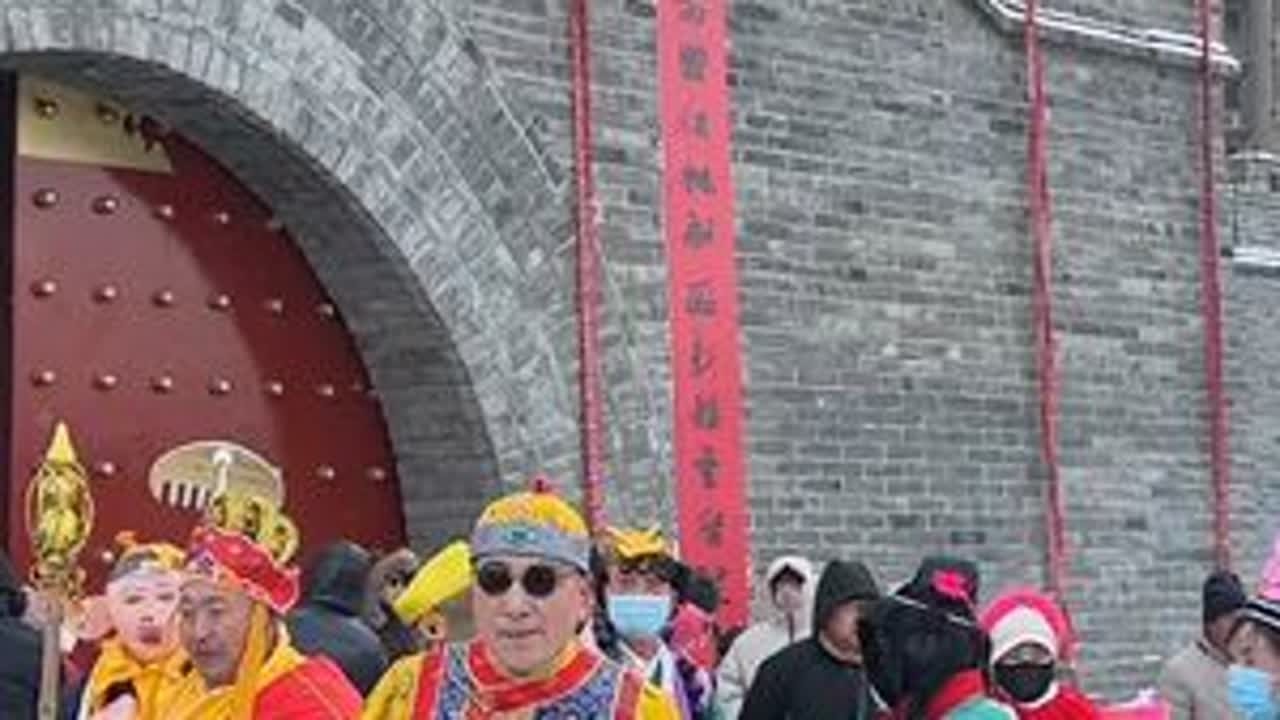 大年初一头一天，满山遍野都是人，看看吉林人过的初一 #瑞雪纷飞兆丰年 #冬季到吉林来玩雪 #寻找年味