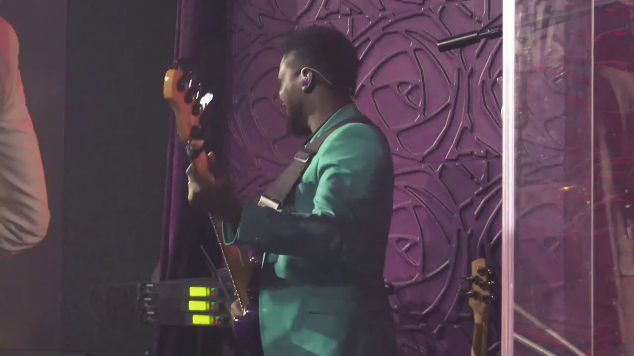 8 HOT SESSIONS OF KOKO BASS ON STAGE! MUST WATCH