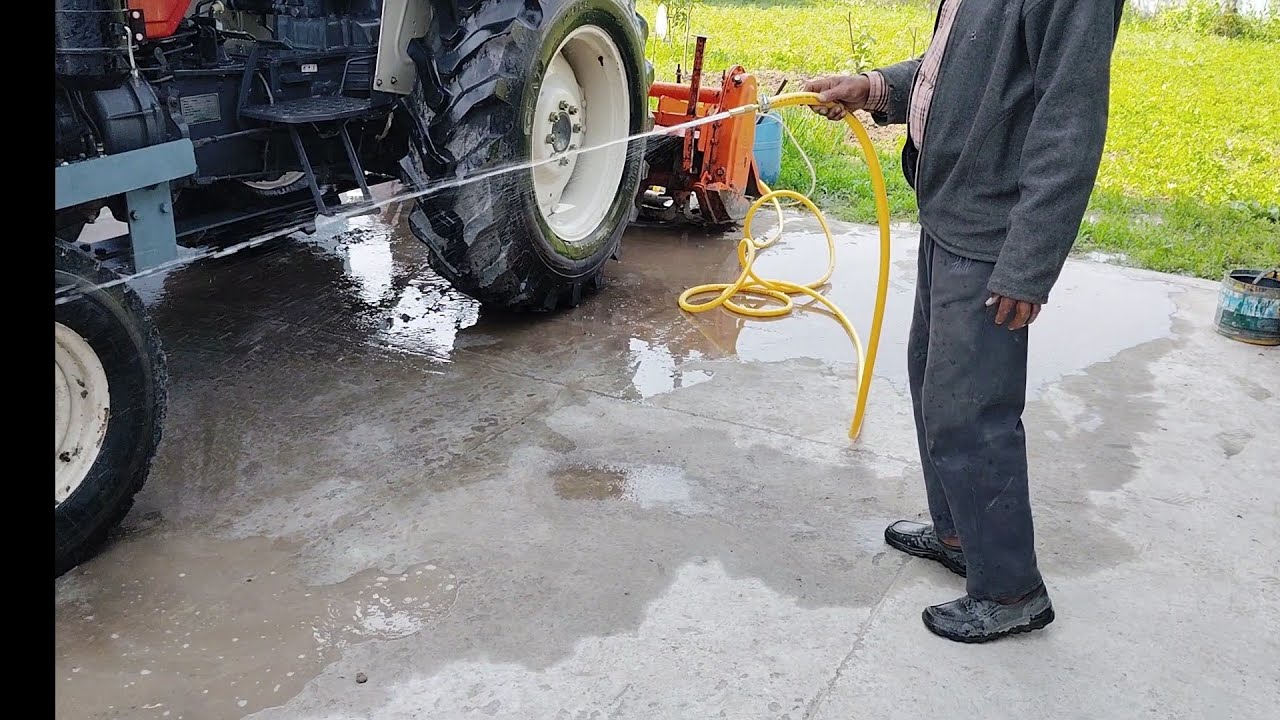 Tractor 🚜 washing with Garbnoire greenloop #hosepipe #greenloop #garbnoire #uttarakhand #washing