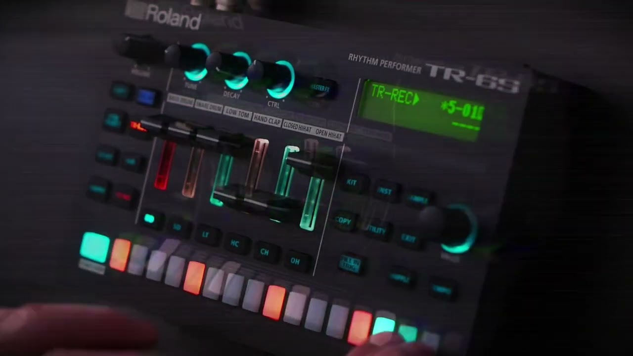 Playing With My Roland TR-6S