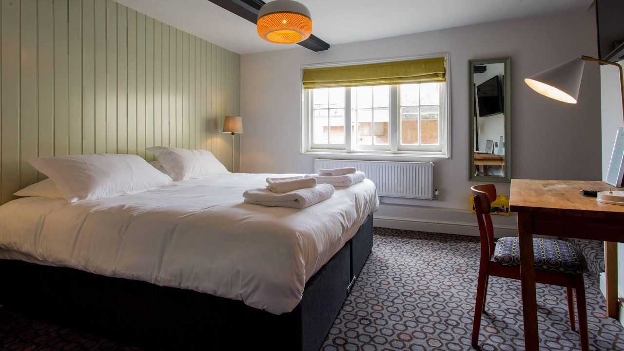 The Dolphin, Newbury, United Kingdom | Travel With Kiara