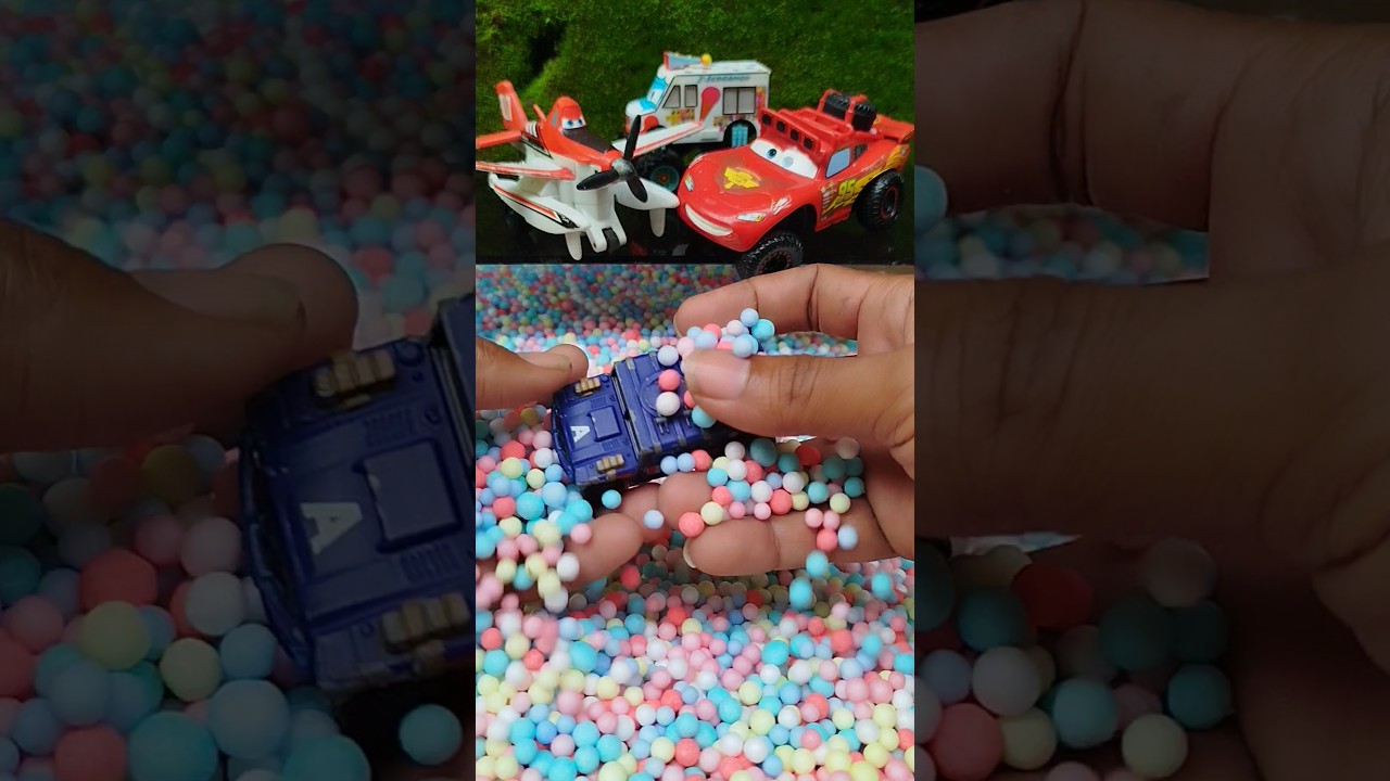 SURPRISE TOYS In Colorful Foam Balls