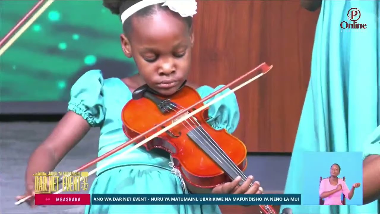 LITTLE ANGELS CHILDREN CHOIR || PLAYING VIOLIN