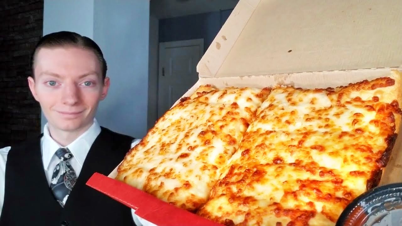 Обзор НОВЫХ палочек с жареным чесноком и сыром от Pizza Hut!