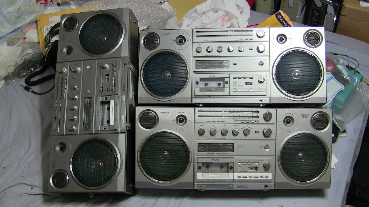 Philips D8514 Magnavox D8523 Try to make one out of two  Shameful Plastic Design D8614 D8623