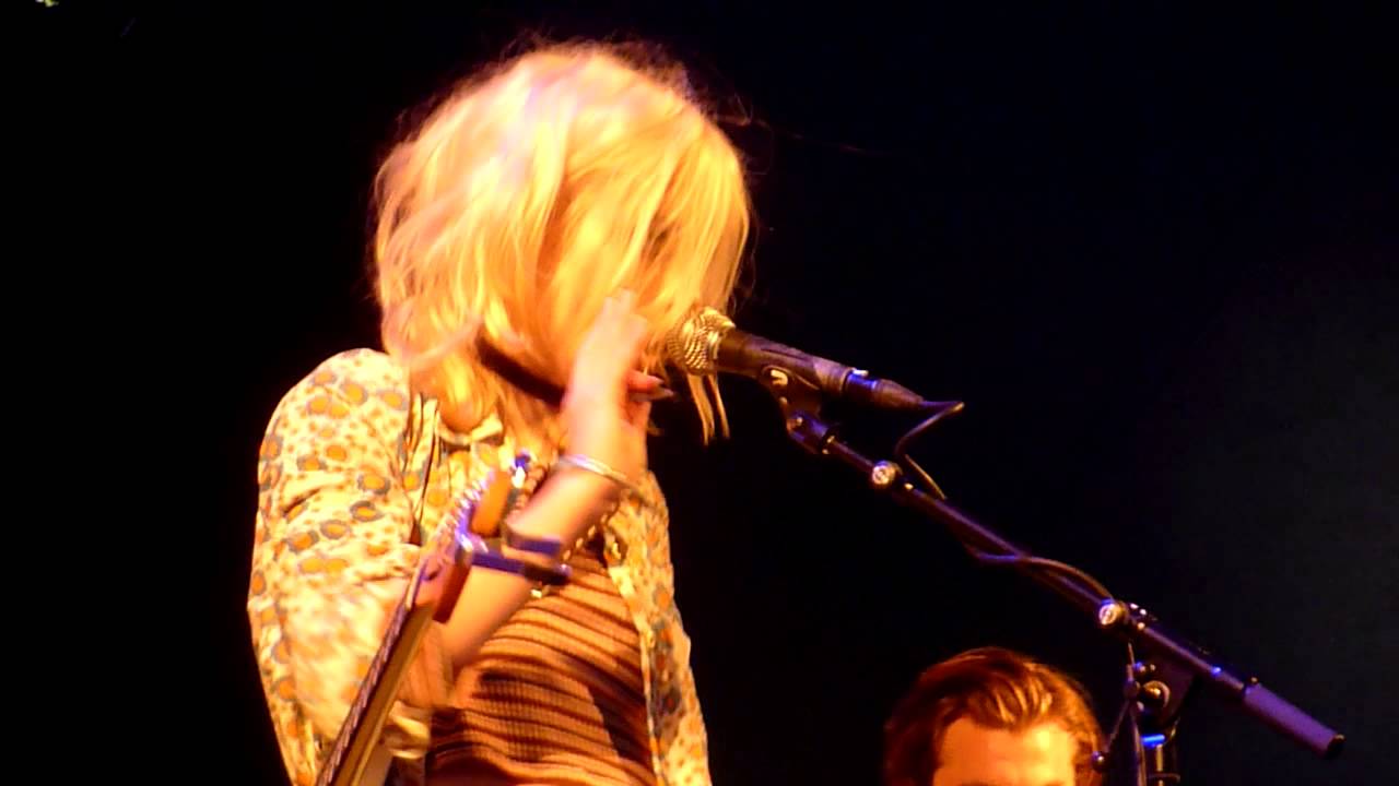 Black Honey - Spinning Wheel @ Metropolis Festival 2015 (1/4)