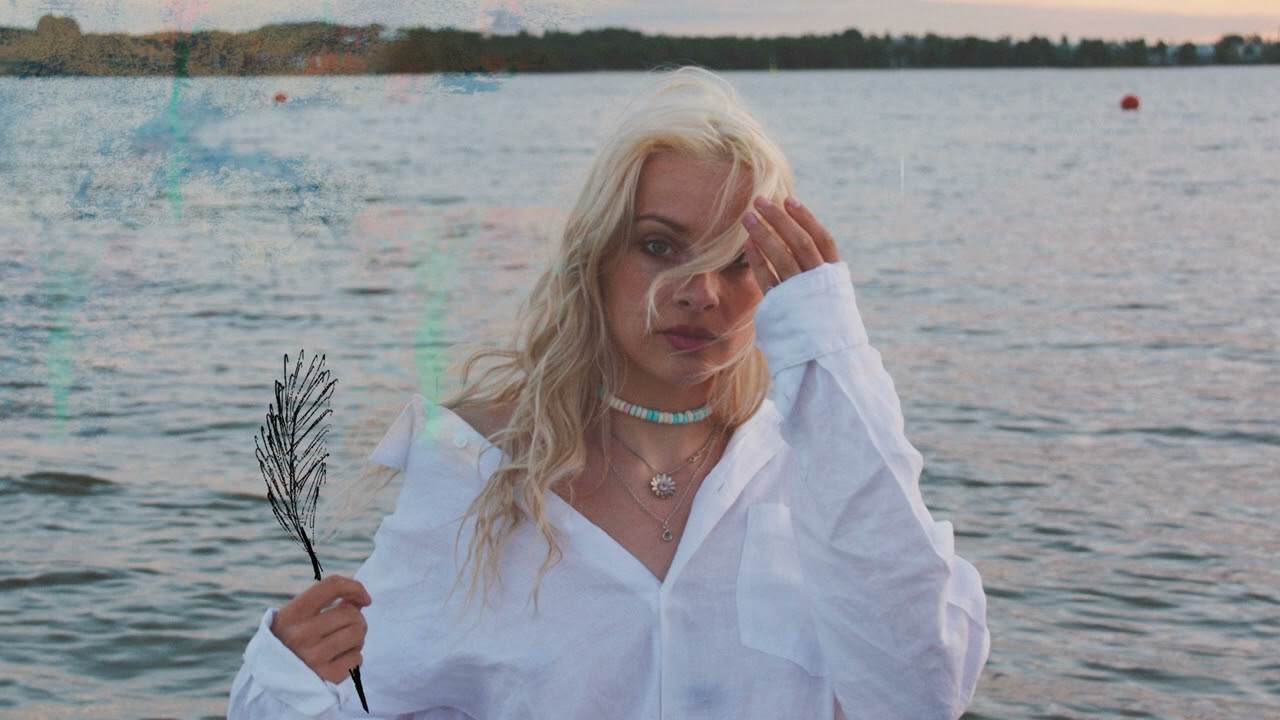 Aliisa Syrjä - Valo jonka väriä en tiedä (Audiovideo)