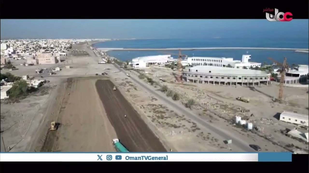 يتواصل تنفيذ المرحلة الأولى من مشروع طريق الباطنة الساحلي، الذي يمثل شرياناً حيوياً