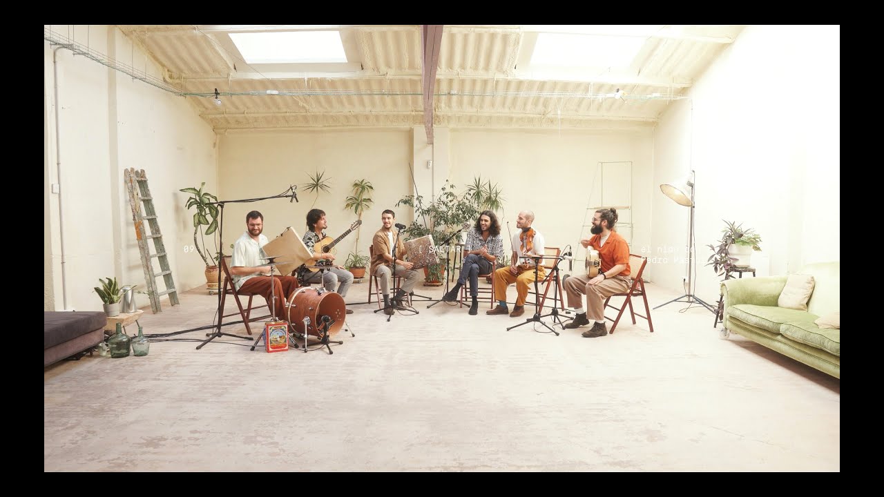 Saltar - el nido & Pedro Pastor y Álvaro Navarro
