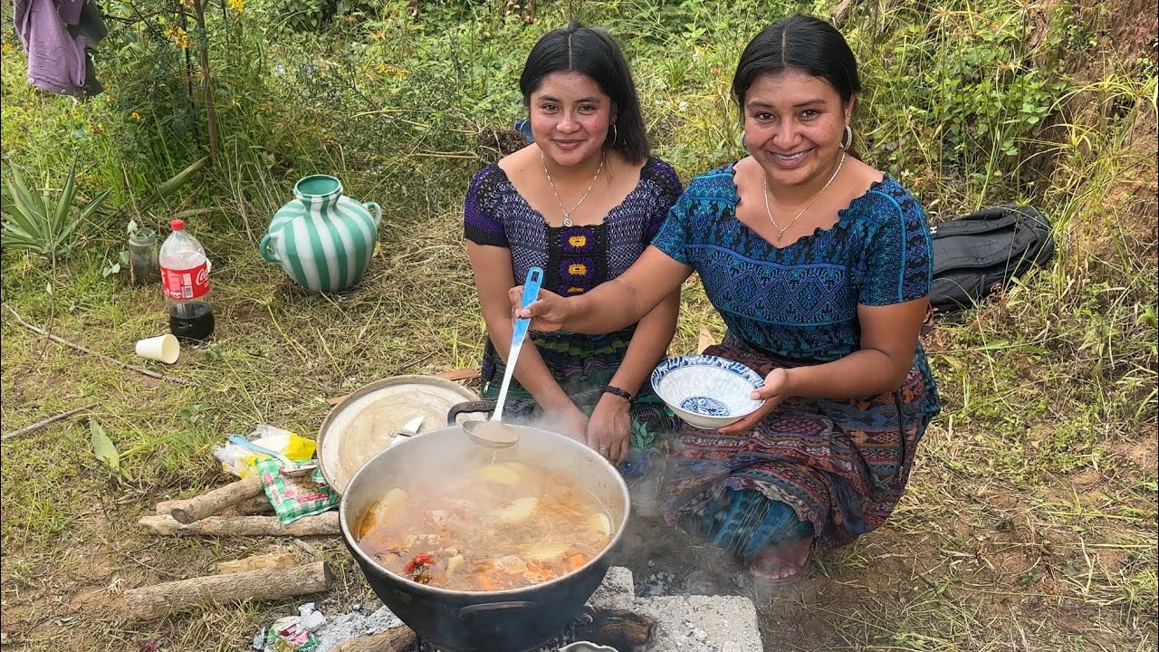 ORALIA Nos Preparó Una SOPA De Gallina CRIOYA