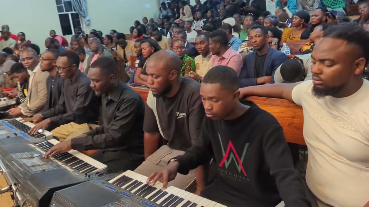 VIJANA A DINARI YA RUANDA MORAVIAN MKUTANO WA WILAYA