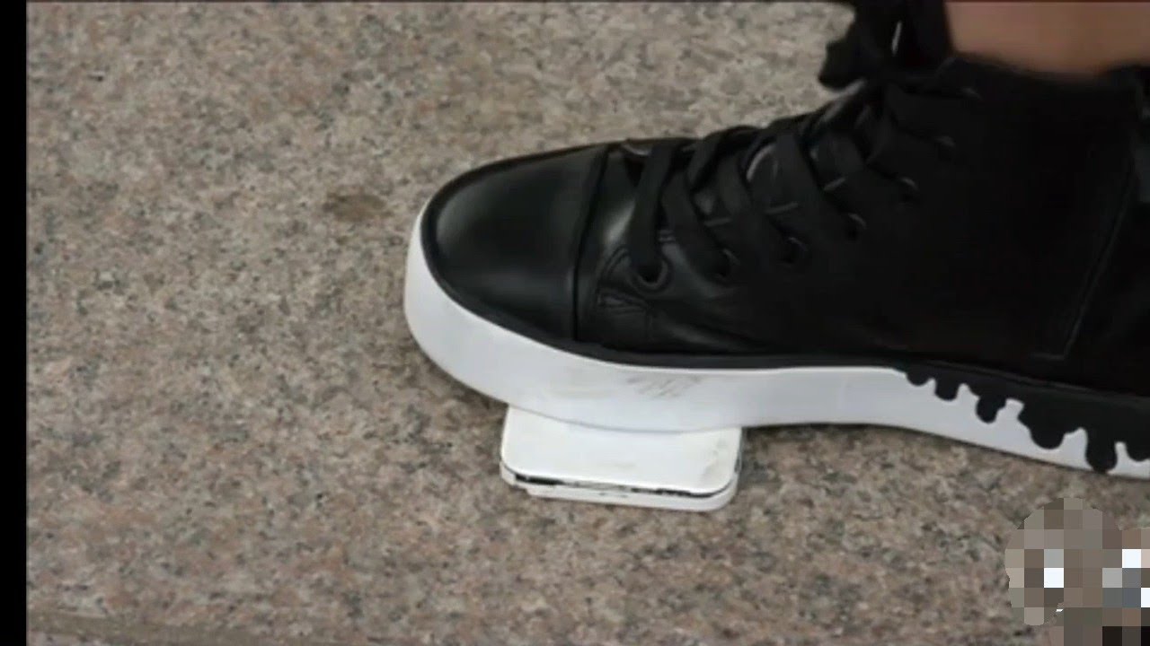 Phone crush (= trample) 4