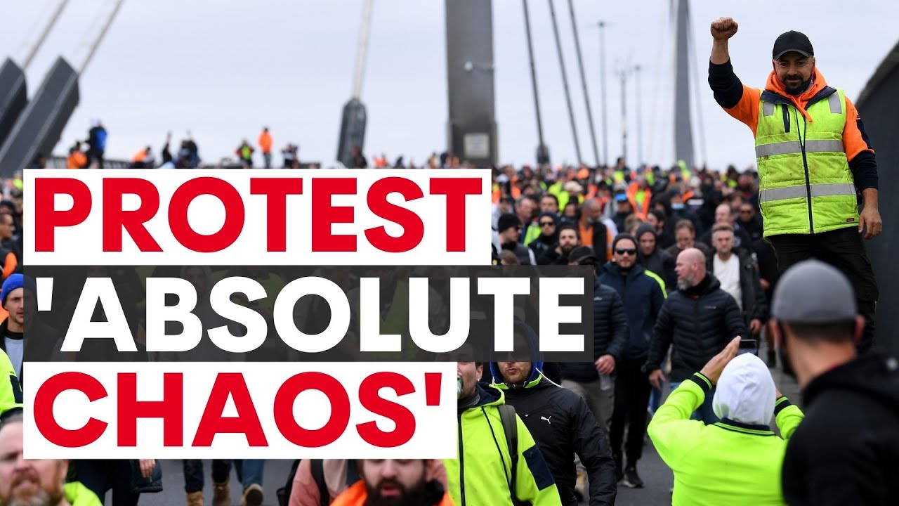 CFMEU Melbourne Protests | Thousands take over city over COVID vaccine  7NEWS