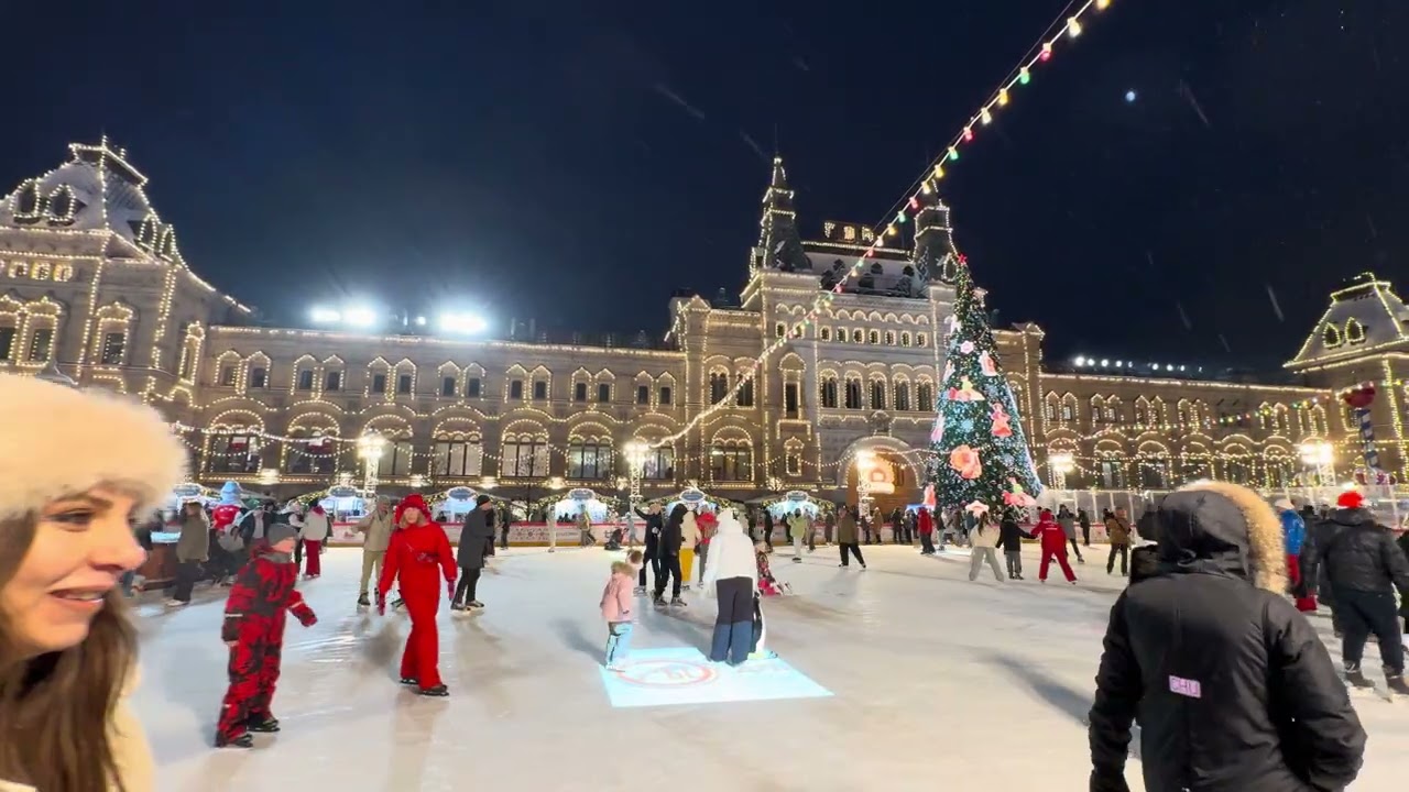 #Russia 🇷🇺 #Moscow GUM skating rink on Red Square | an unforgettable winter ❄️ fairytale atmosphere.