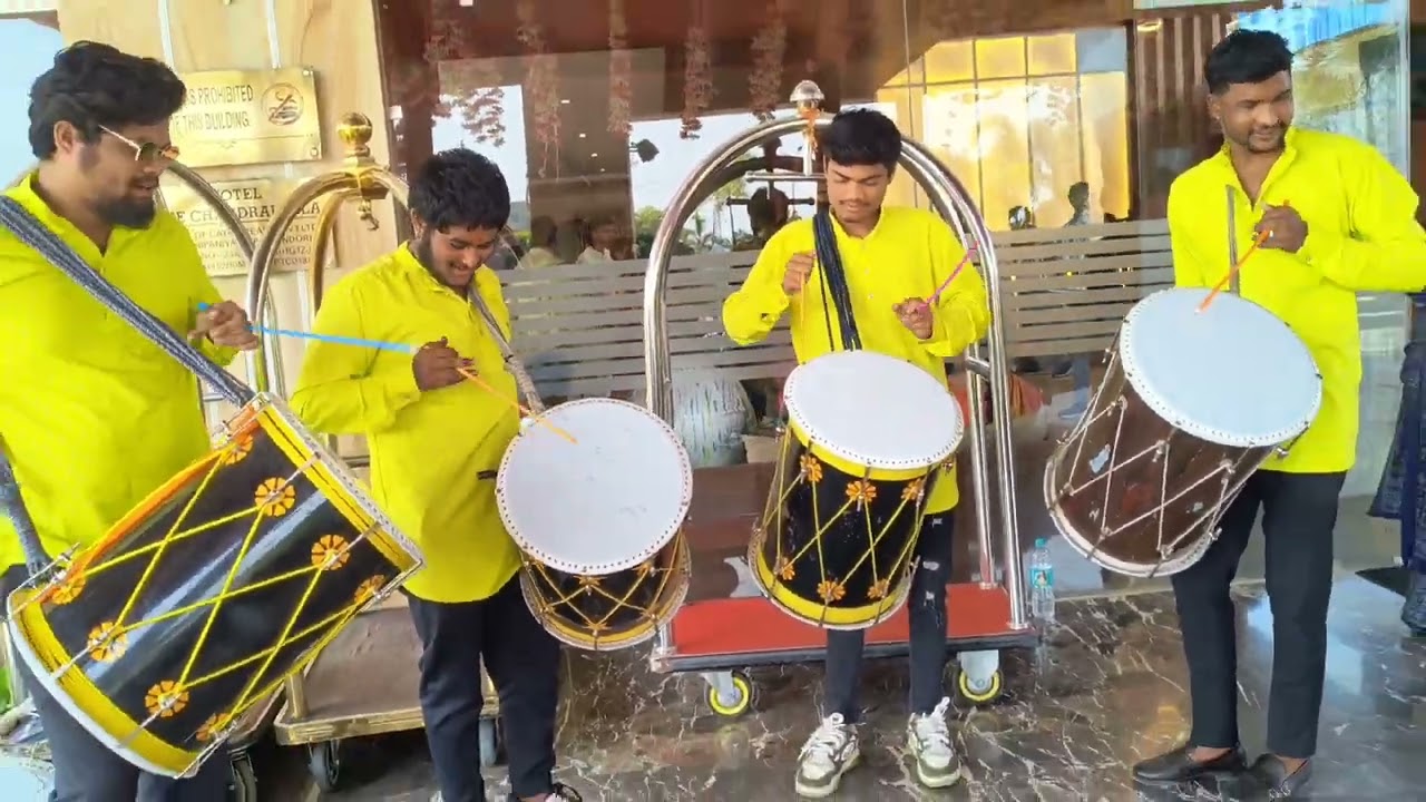shital dhol tashe nashik Panjabi Dhol Indore call me abhi 7024488838 #dhol #drums #dance #band