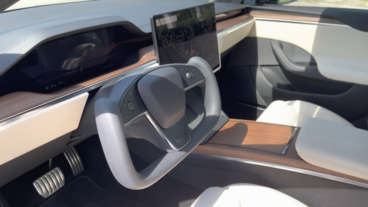 Tesla Model S Refresh Long Range First Look | Cream On The Inside, Clean On The Outside |