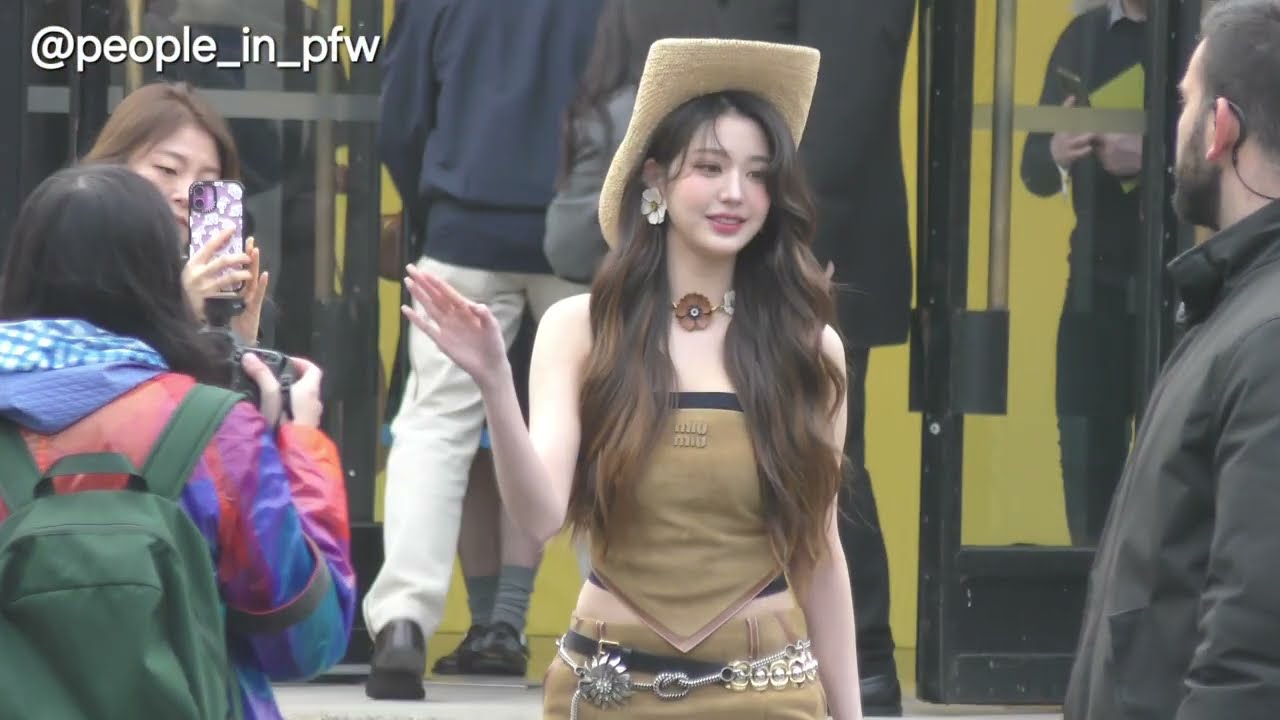 Wonyoung 장원영 [IVE] - EXIT Miu Miu Fall Winter 2025/2026 fashion show in Paris - 11.03.2025
