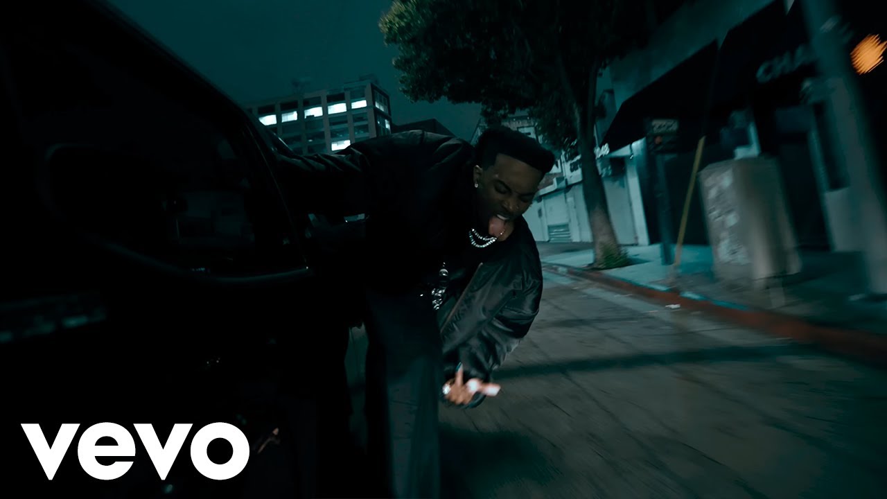 Lil Uzi Vert – All Black (ft.  Playboi Carti) [Music Video]