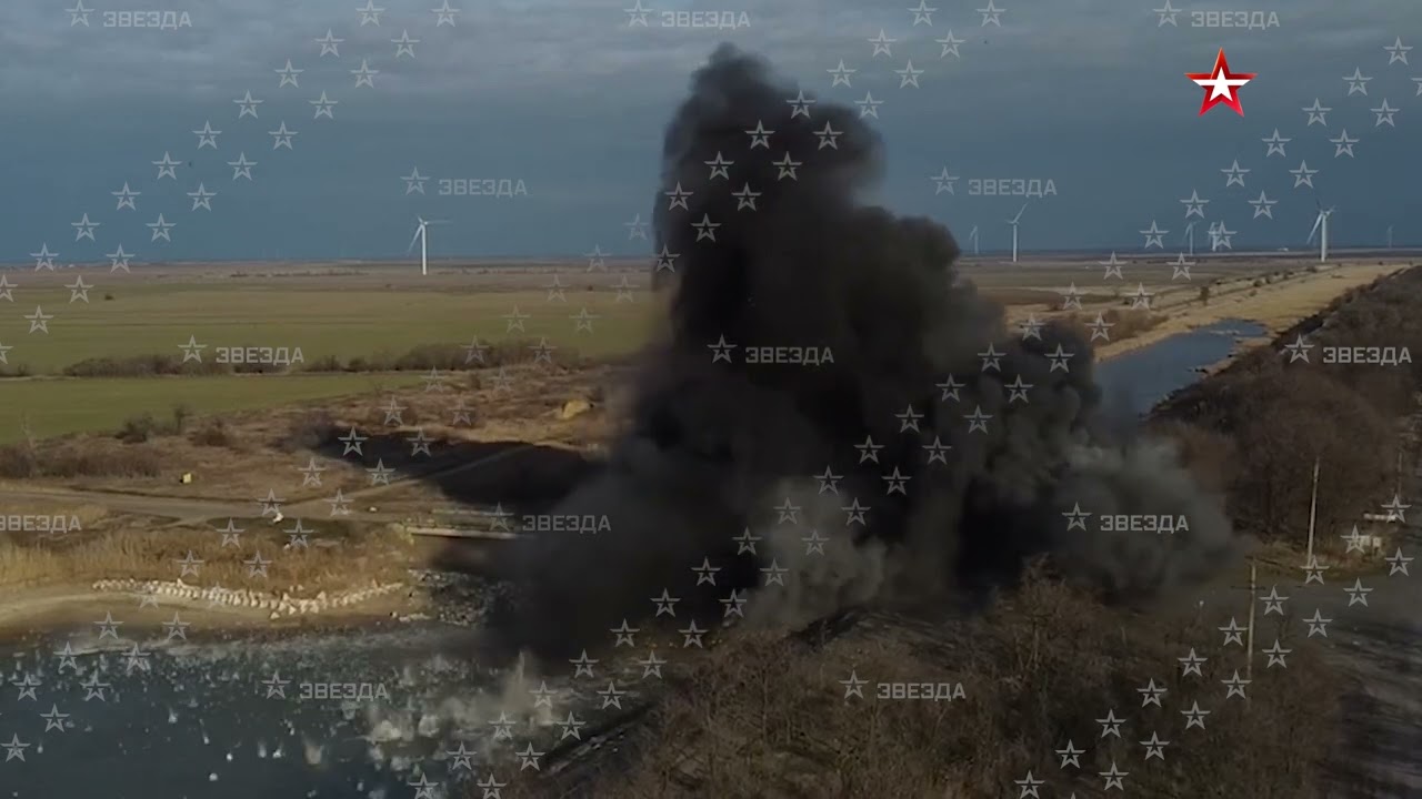 Russian Navy engineers blow up a Dam on the North Crimean canal