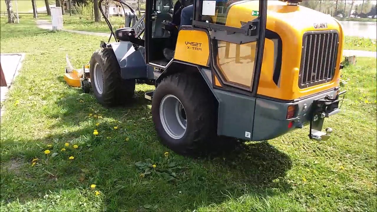 Radlader GIANT V452T X-tra mit Sichelmulcher