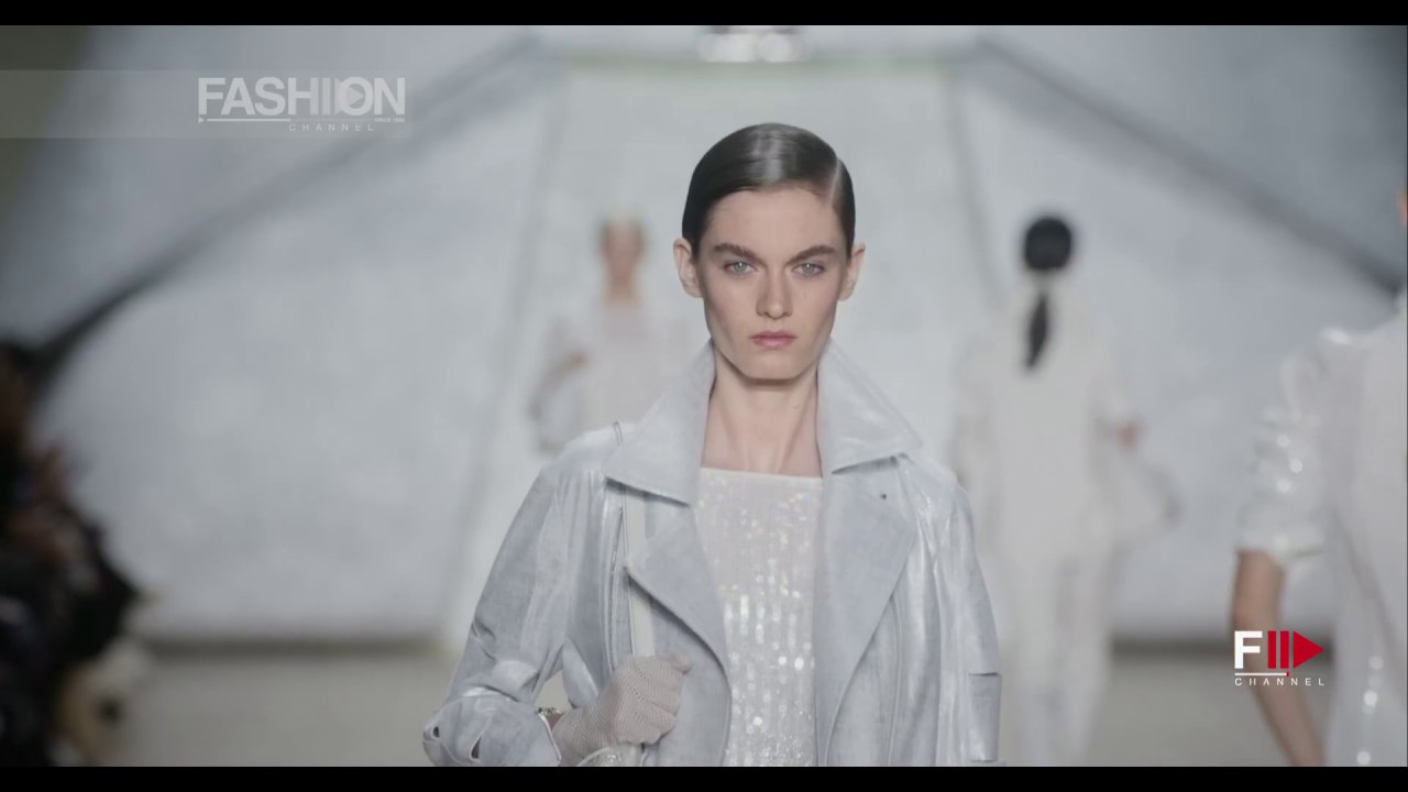 AKRIS Spring 2020 Paris - Fashion Channel