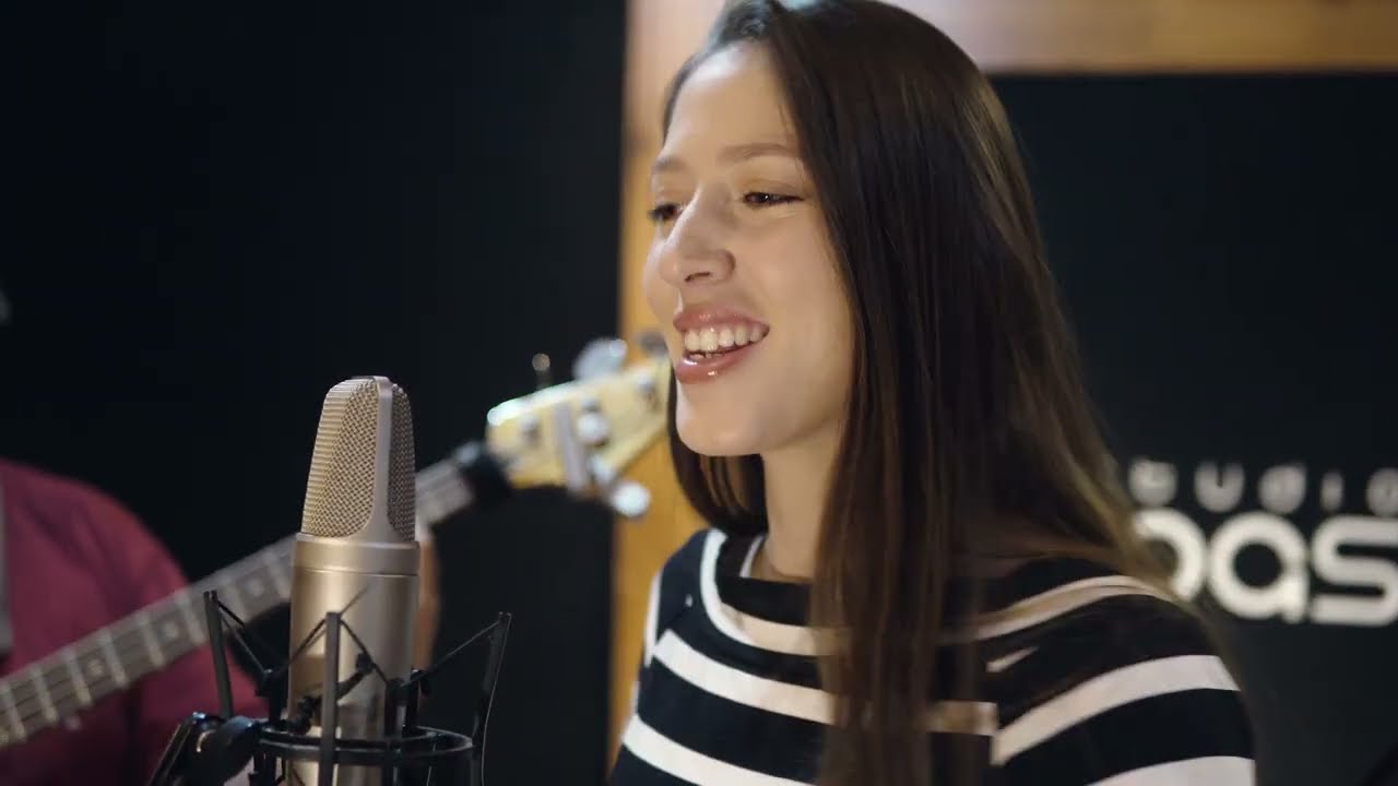 2 of Us Elegancia: Fly Me to the Moon (Jazz) - Voz: Gianna Hoheb - Piano: Fernando Gil