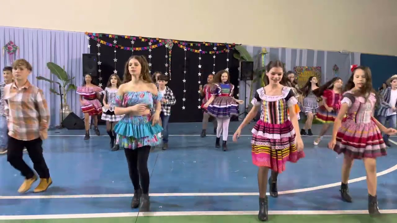 Apresentação 6° Anos - 29° Arraiá da COOPESG