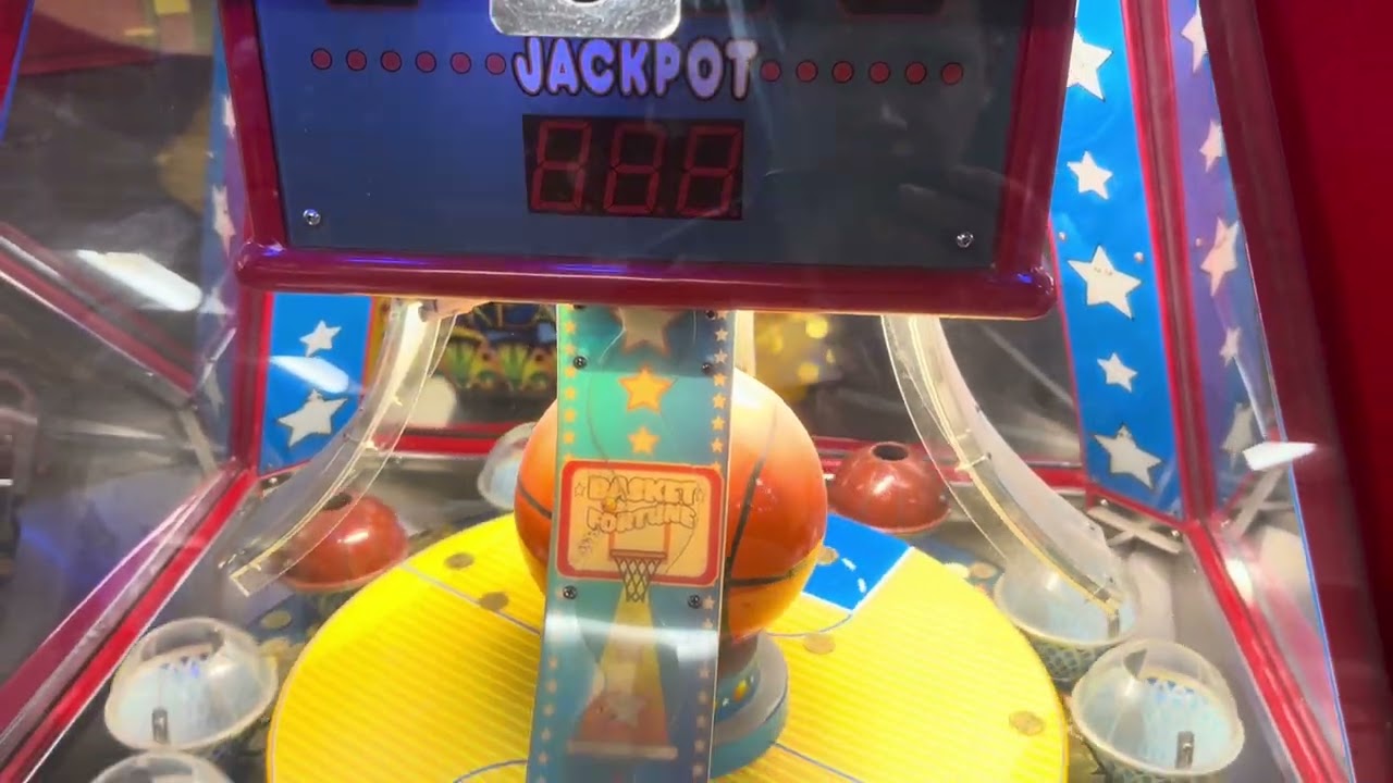 Universal Space 2010s Basket Fortune arcade game