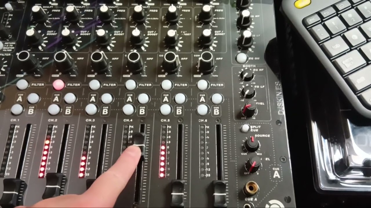Playdifferently Model 1 + Behringer UMC1820 + Behringer ADA8200 + Traktor Pro 4 via DSUBs.